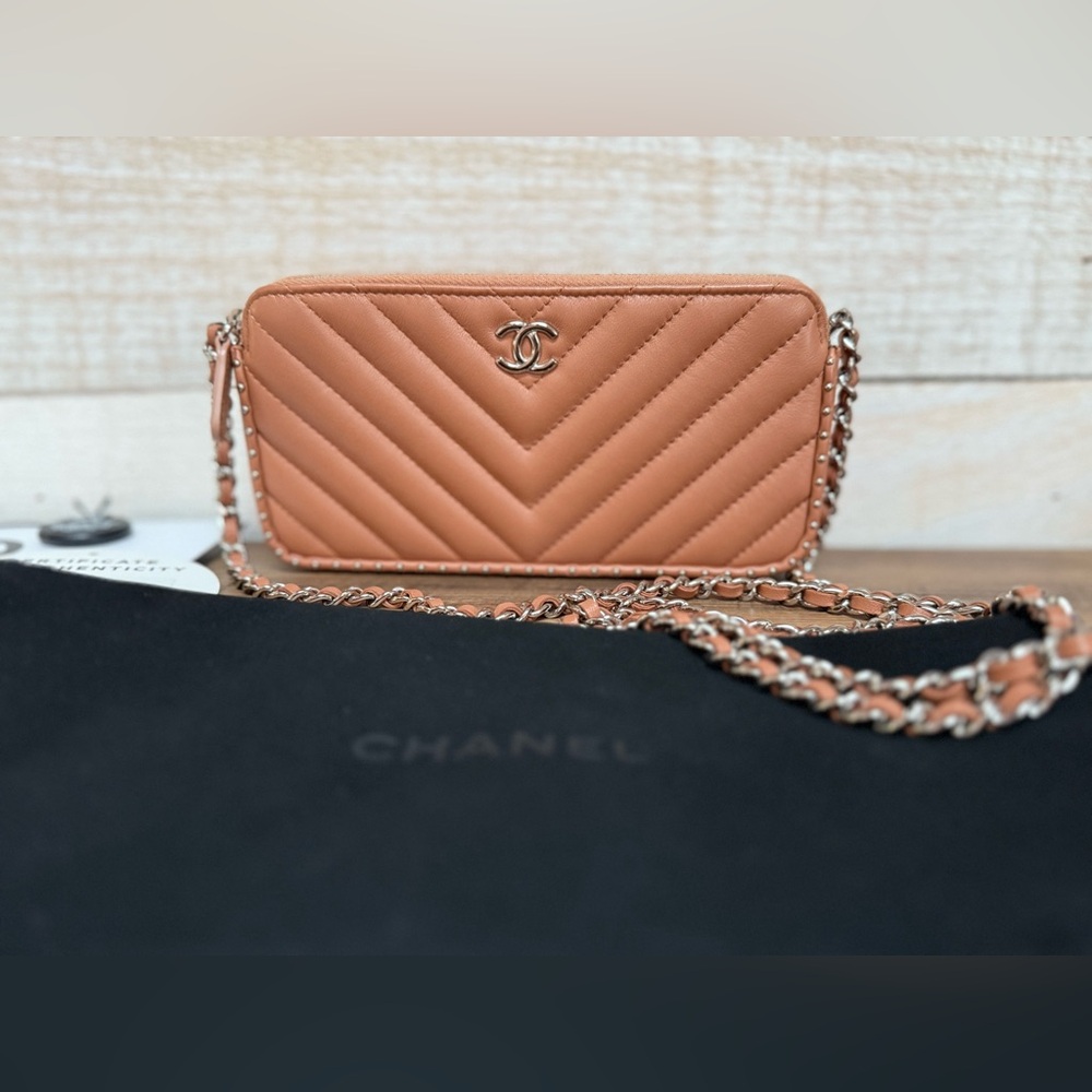 🦄Chanel🦄 Clutch With Chain